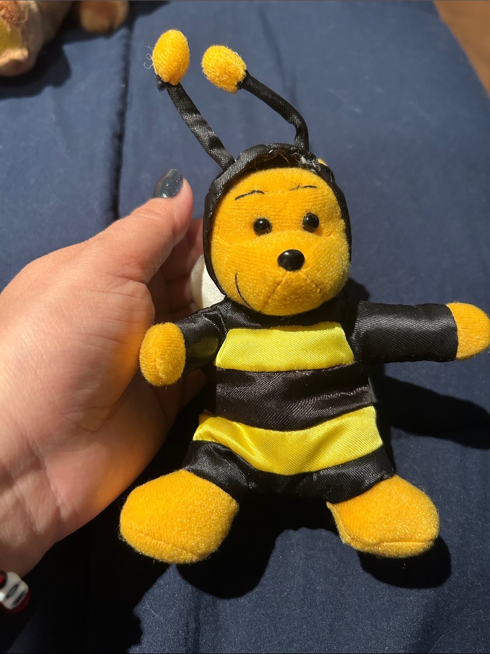 VTG 1990s Disney Store Winnie the Pooh plush toy featuring a Bee costume.